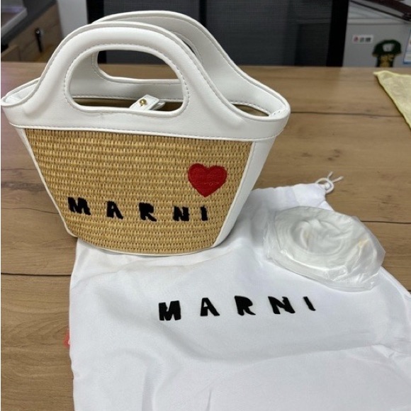 Marni White And Tan Tote With Red Heart